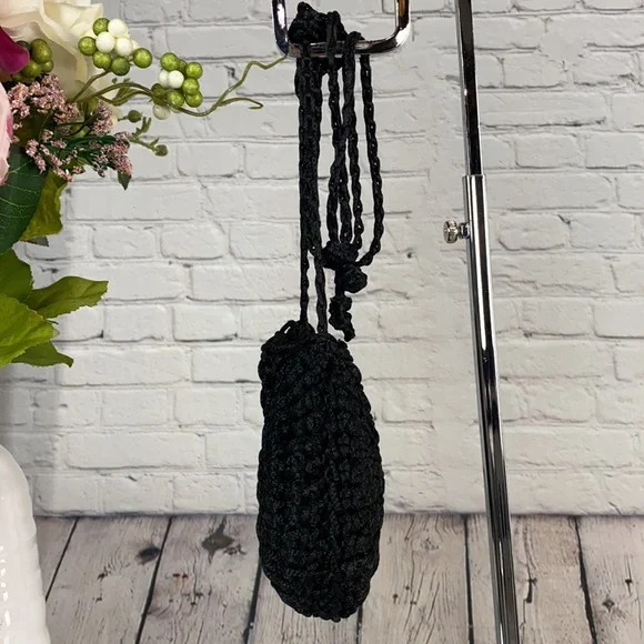 Beautifully Simple Black Crochet Shoulder/Crossbody Bag - Picture 5 of 17